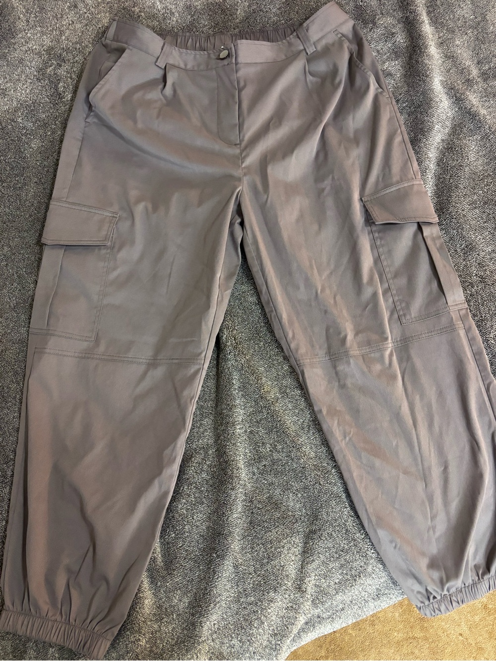 Halara light purple/gray women’s cargo joggers